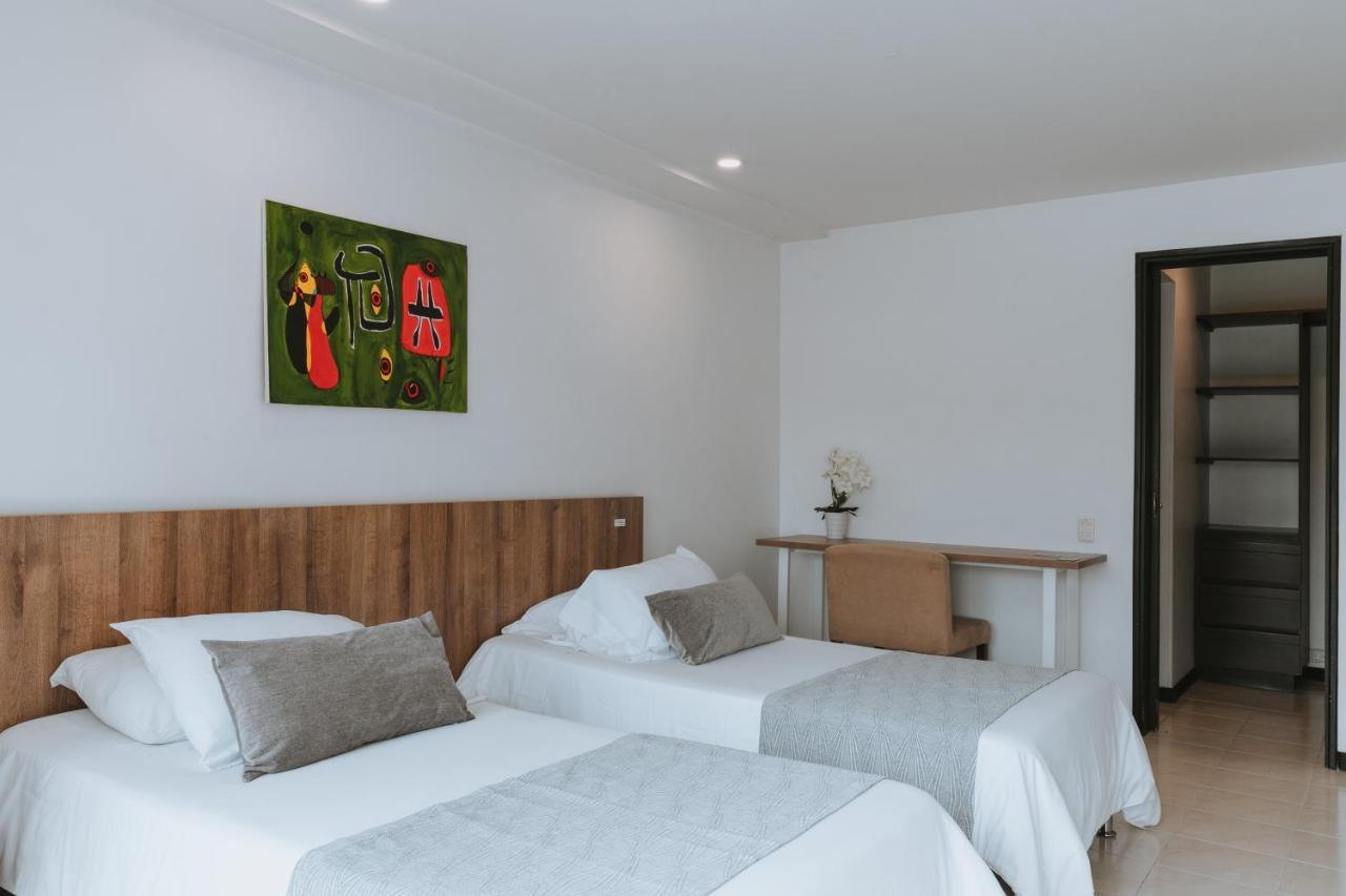 Travelers Orange Hotel 4*