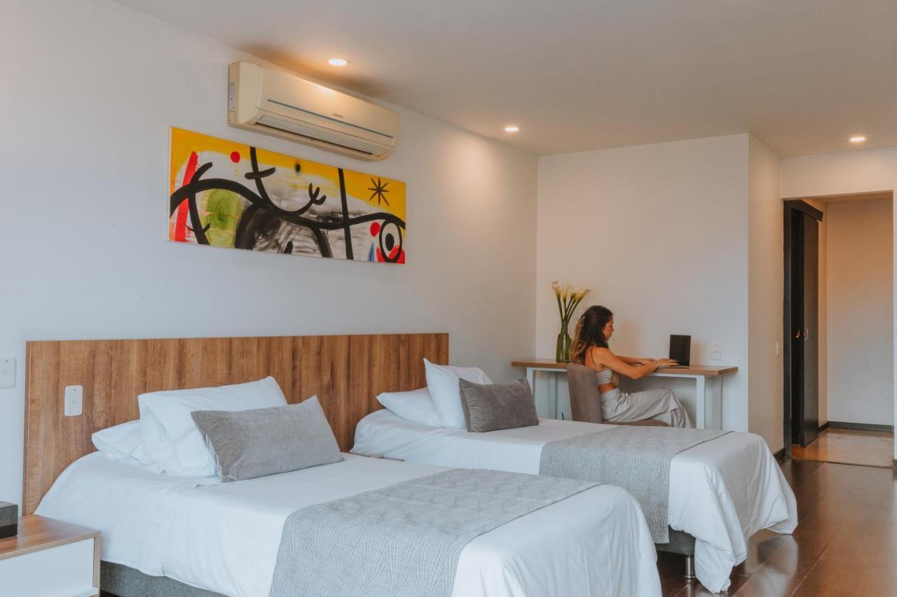 Travelers Orange Hotel 4*